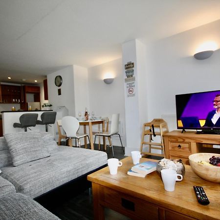 Bournemouth Hot Tub & Sauna Holiday Let Dış mekan fotoğraf