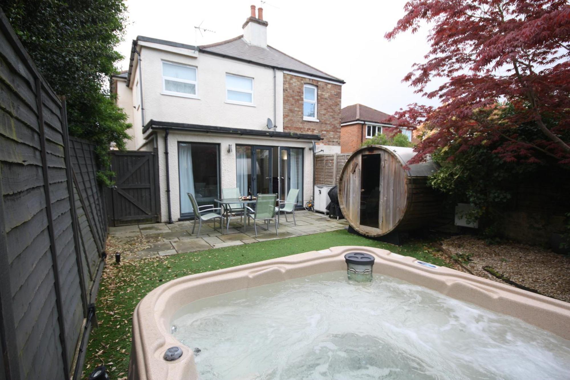 Bournemouth Hot Tub & Sauna Holiday Let Dış mekan fotoğraf